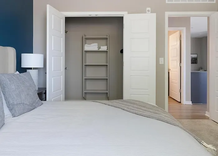 Landing Chic 1bd Pool Gym Phoenix
