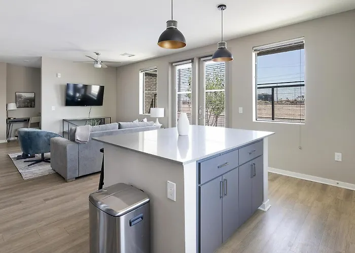 Landing Chic 1bd Pool Gym *