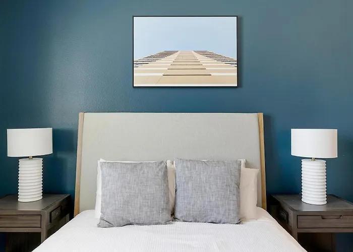 Landing Chic 1bd Pool Gym Phoenix