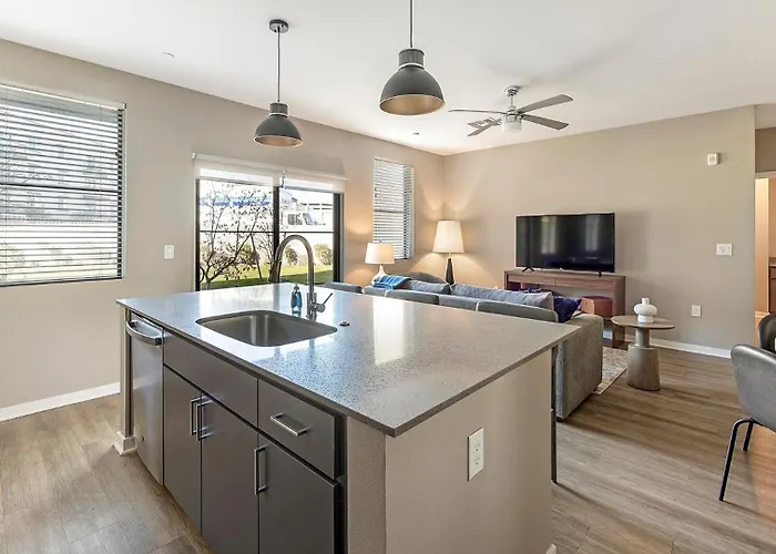 Landing Chic 1bd Pool Gym Phoenix