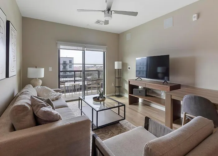 Landing Chic 1bd Pool Gym Phoenix