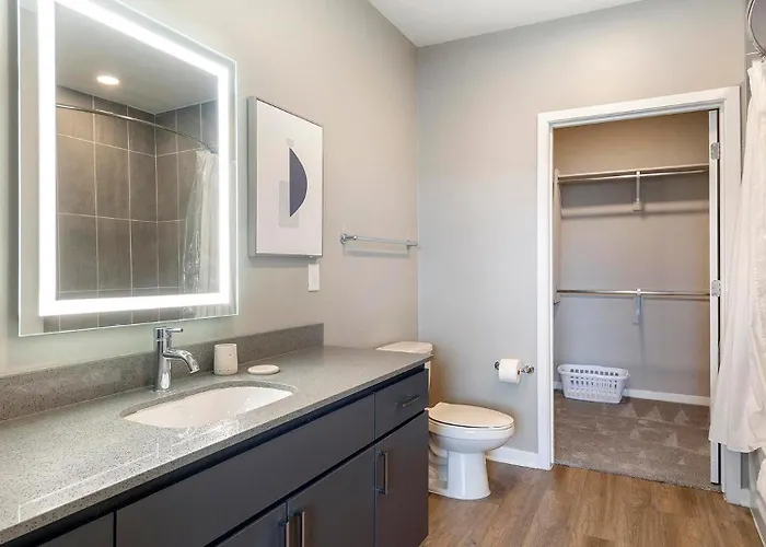 Landing Chic 1bd Pool Gym Phoenix